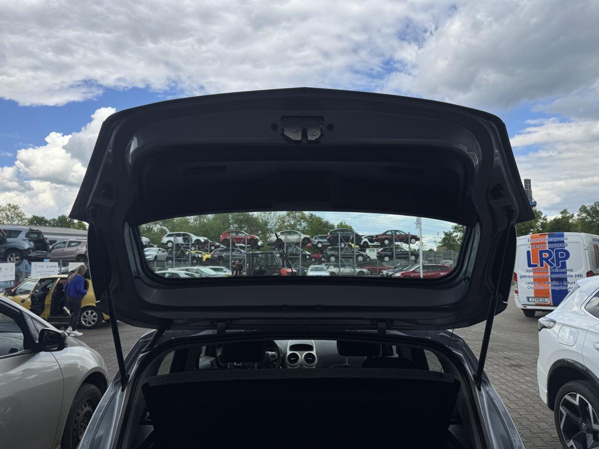 Opel Corsa D original Heckklappe mit Heckscheibe Z163 Lichtsilber 5-T&uuml;rer Bj.2007